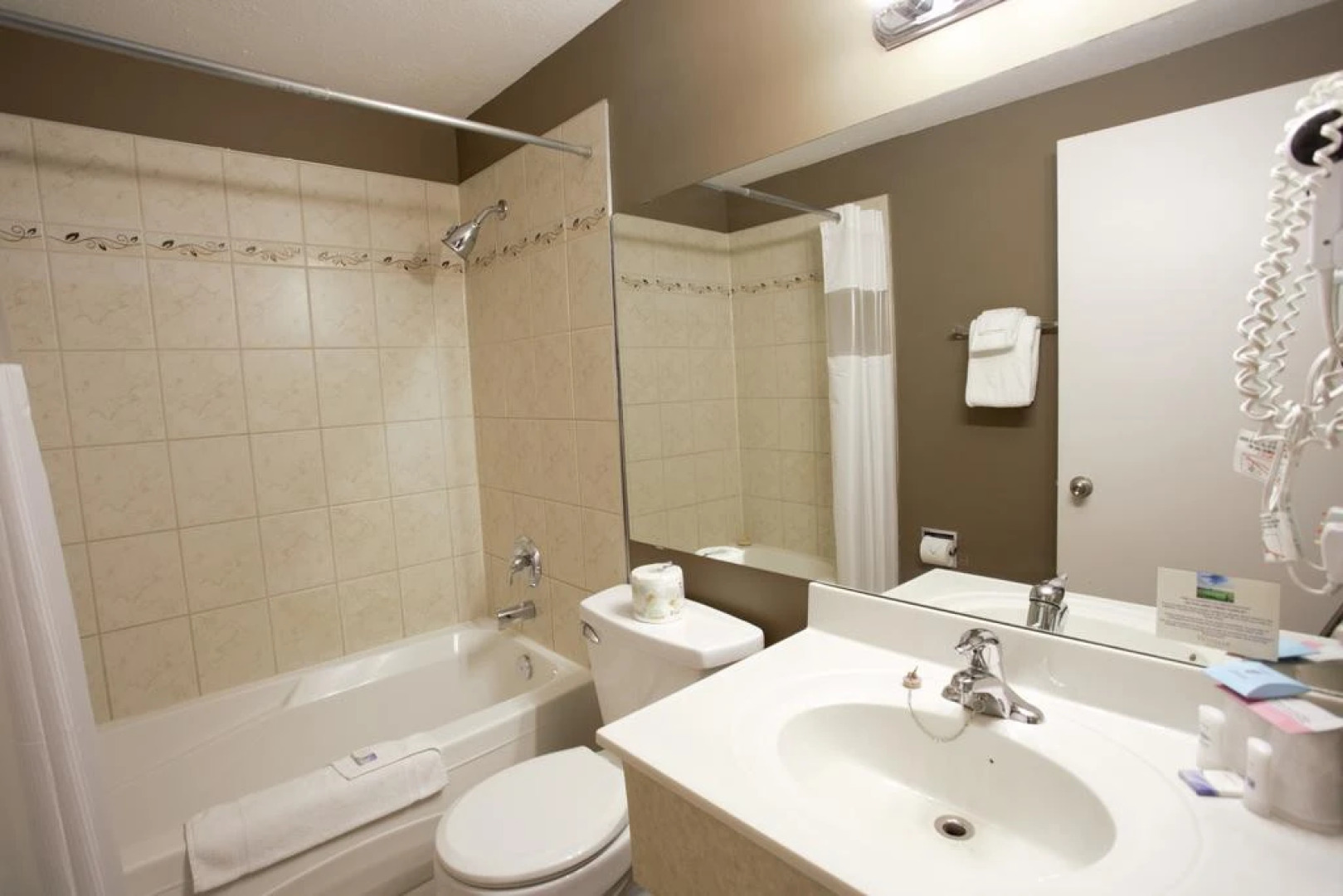 Recreation Inn & Suites