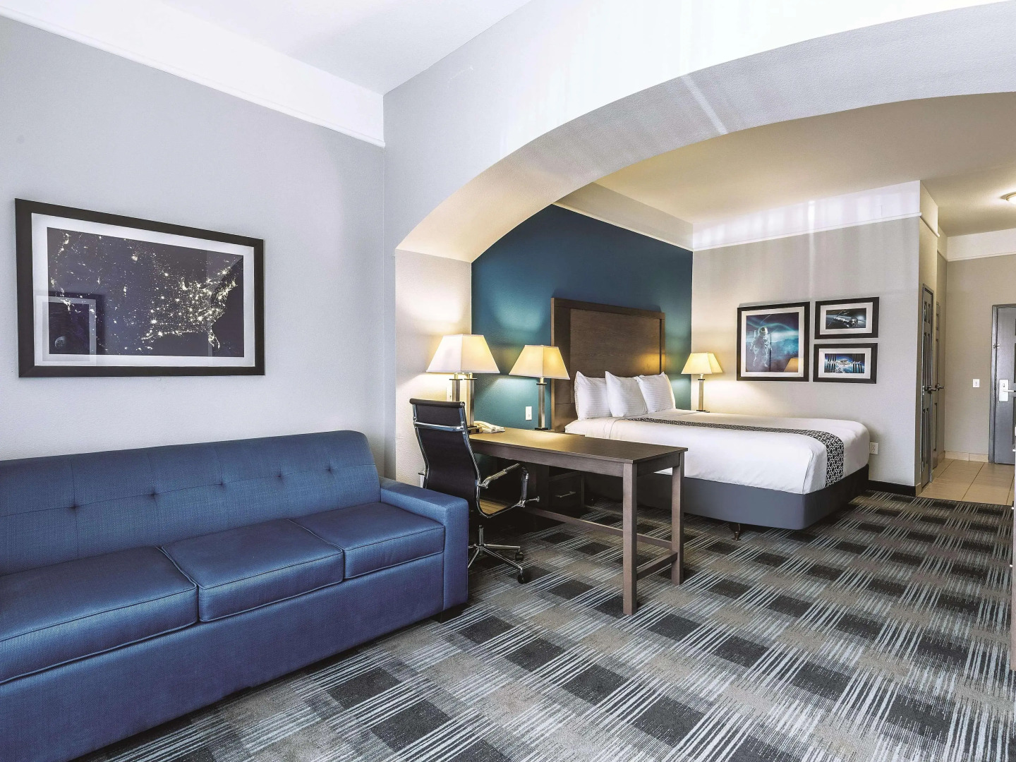 Platinum Inn & Suites Webster