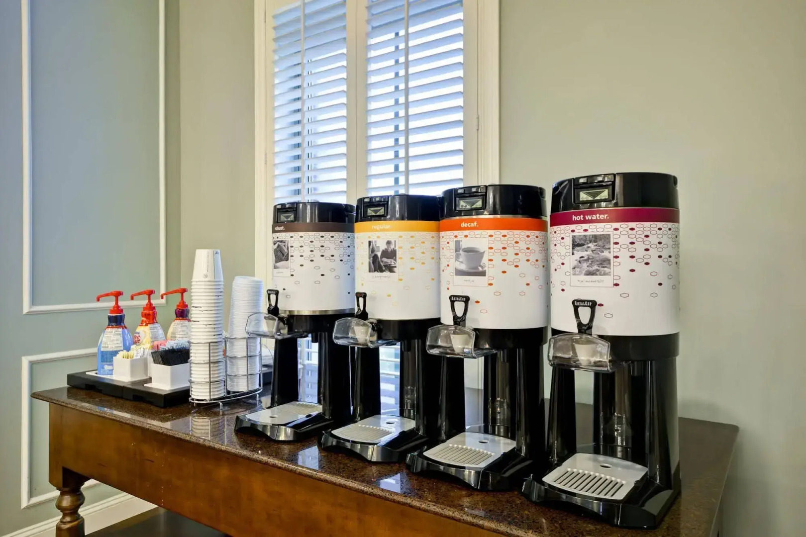 Hampton Inn & Suites Charleston Airport