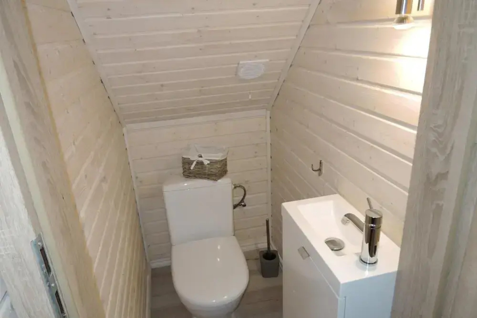 House for 6 With Swimming Pool