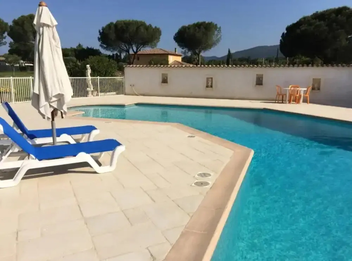 House With One Bedroom In Roquebrune Sur Argens With Shared Pool Enclosed Garden And Wifi