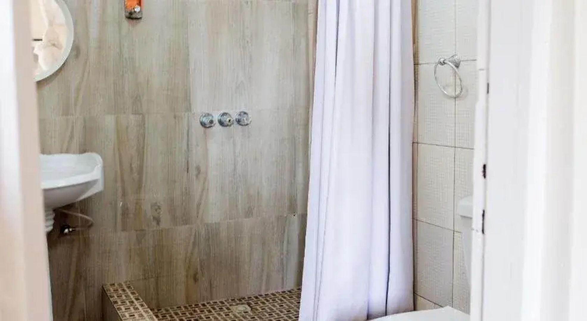 Jam Lodge Hotel & Suites