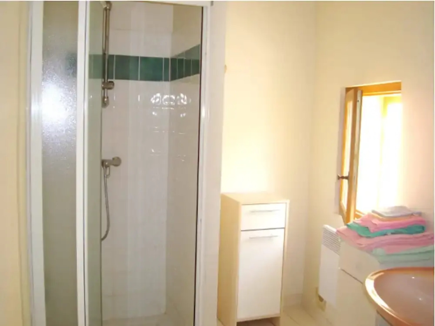 Apartment With 2 Bedrooms in Maubec, With Shared Pool, Enclosed Garden and Wifi