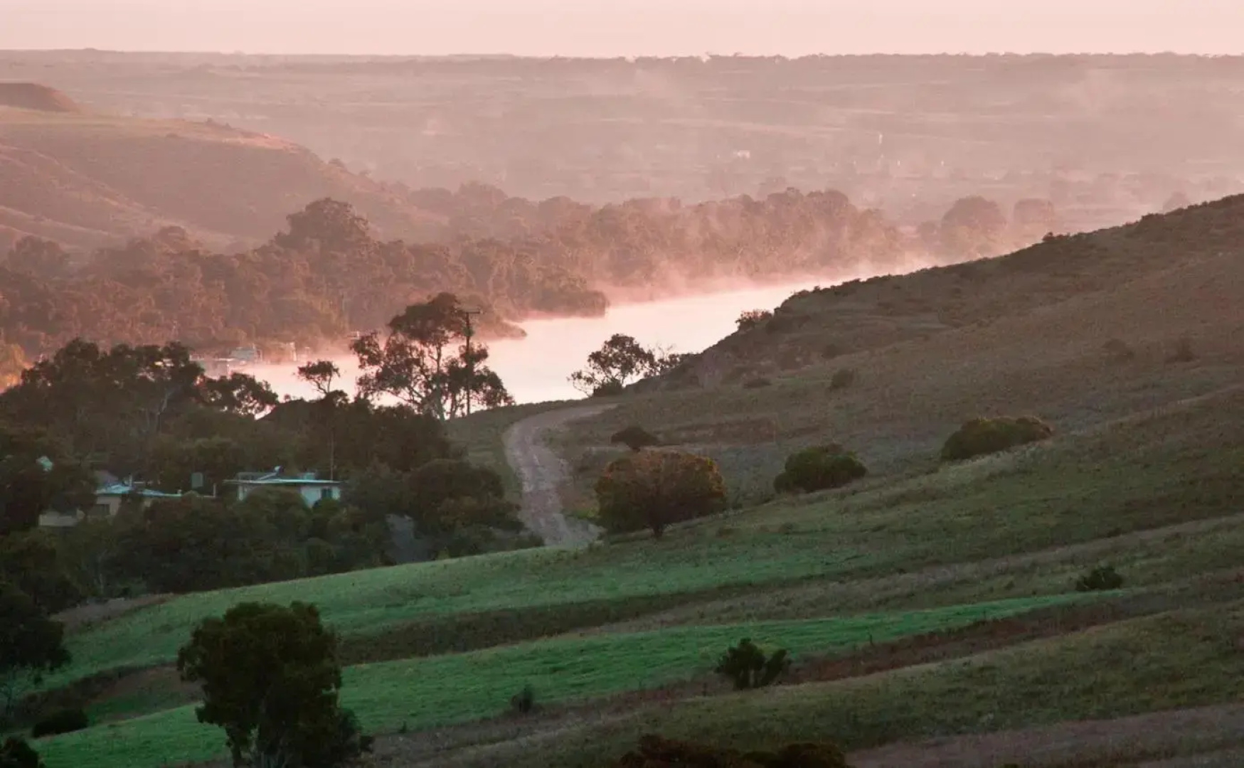 Romantic Getaways at Riverview Rise Retreats