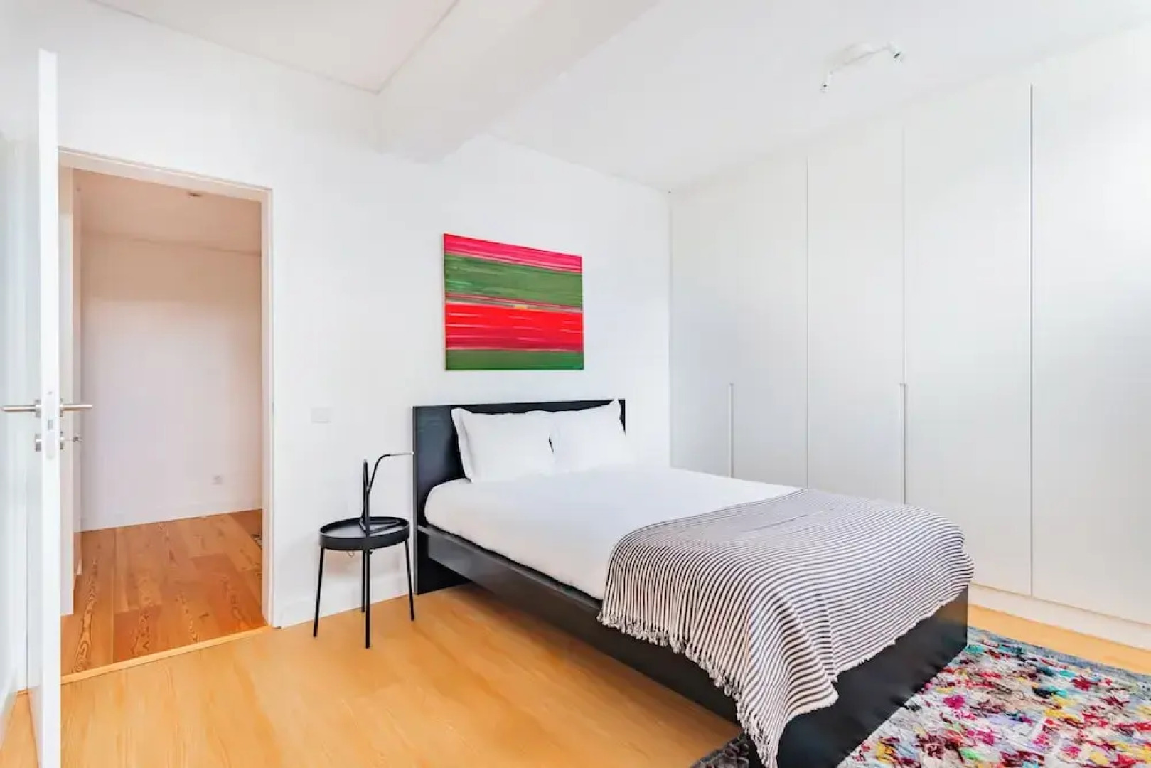 Oeiras Spacious and Coastal Flat