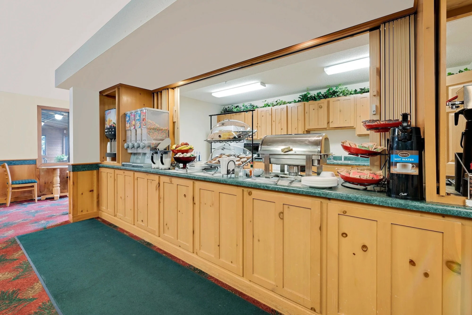 Summerset Hotel & Suites