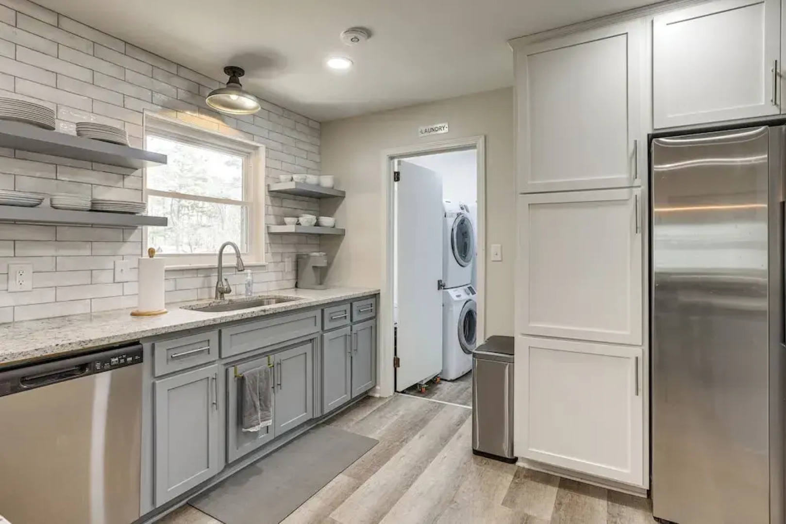 10 Mi to Uab: Inviting Home w/ Free Parking & Wifi