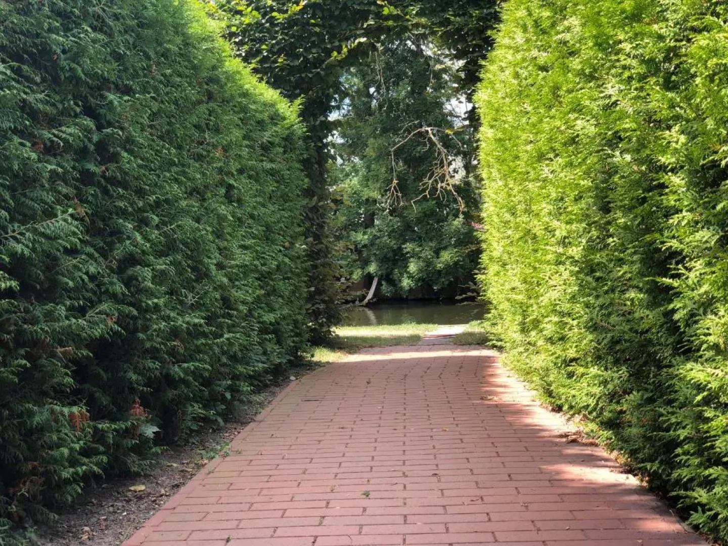 Haus Brückenkopf Ferienhäuser und Ferienwohnungen direkt am Wasser