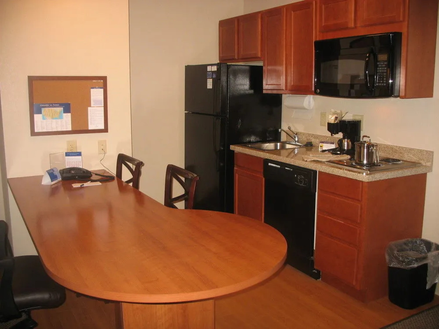Candlewood Suites Waterloo- Cedar Falls