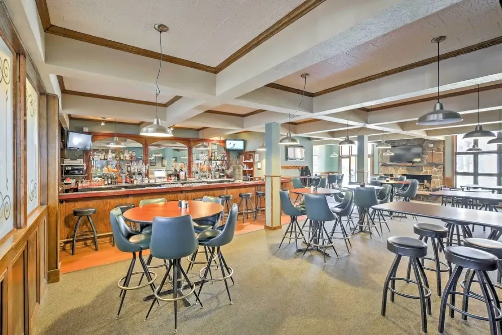 2 Mi to Skiing: Studio w/ Pool Access in Granby!