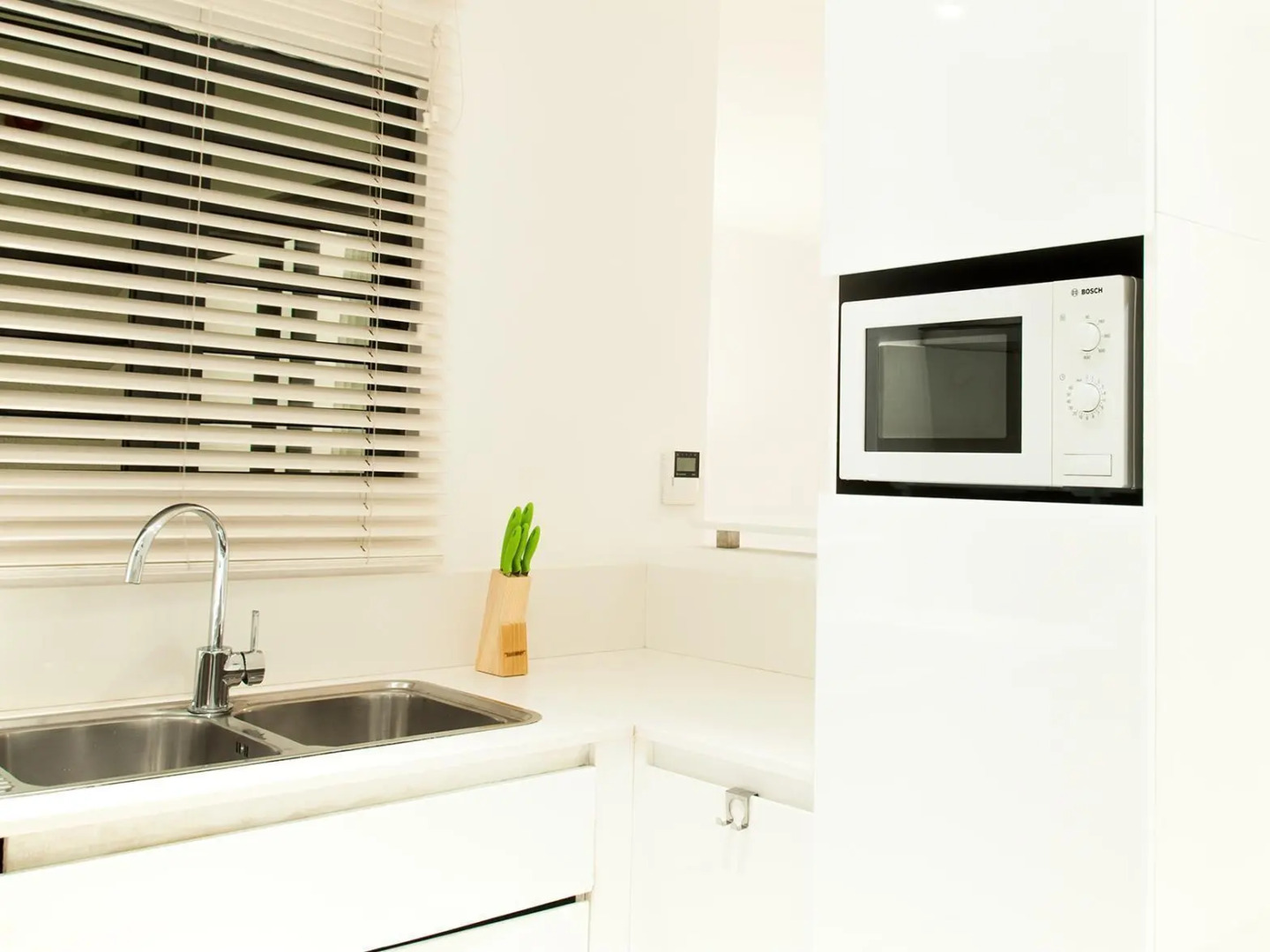 Leora Beach Luxury Suite by Dream Escapes