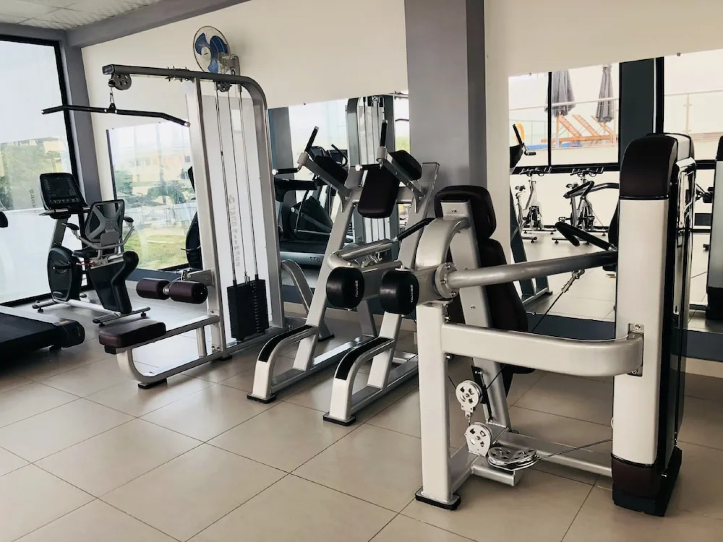 The Streamliner Hotel Apartment