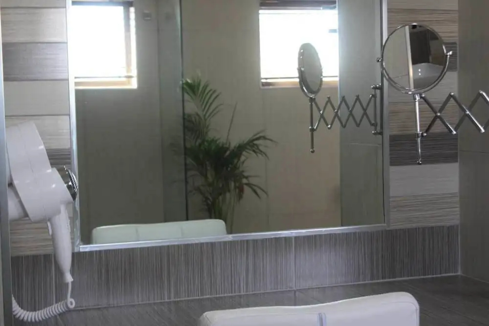 Route 511 Guest House