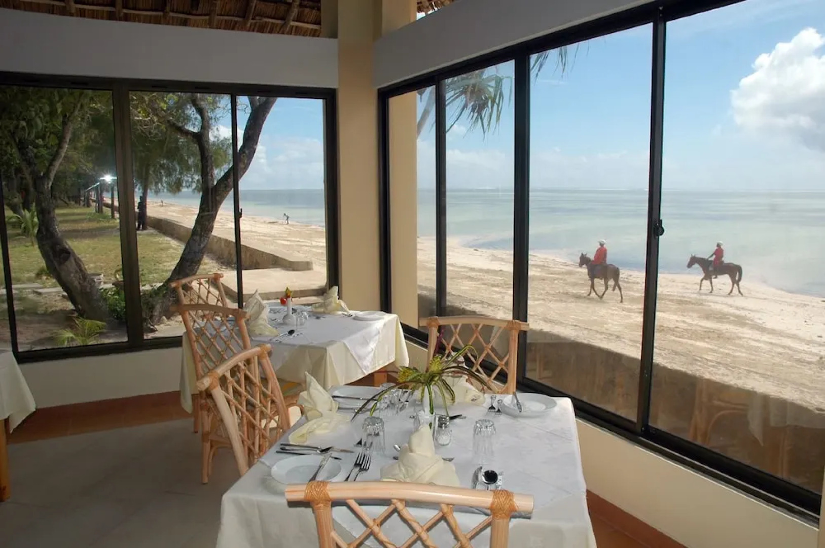Jumuia Beach Resort Kanamai