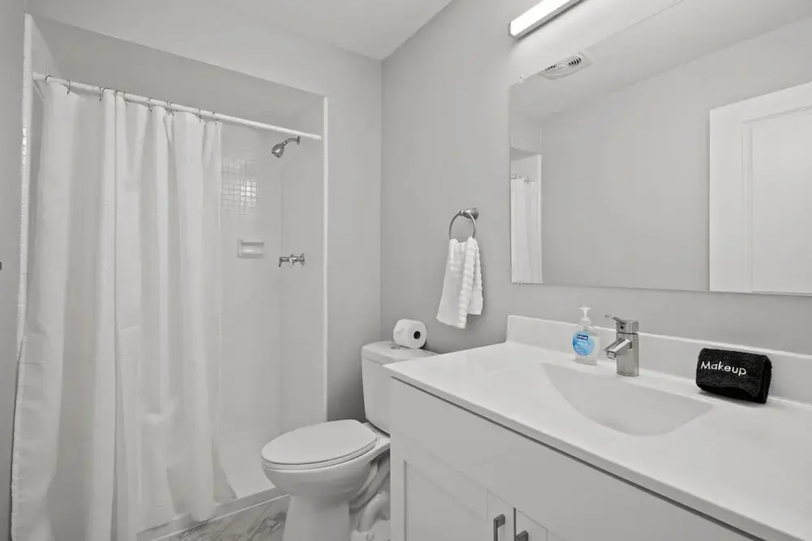 Family Friendly 2BR 2BA in the City