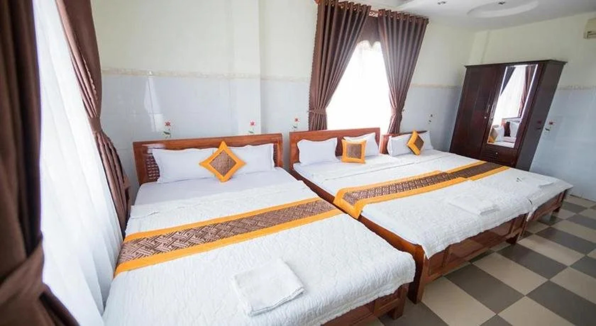 Ngoc Huong Hotel