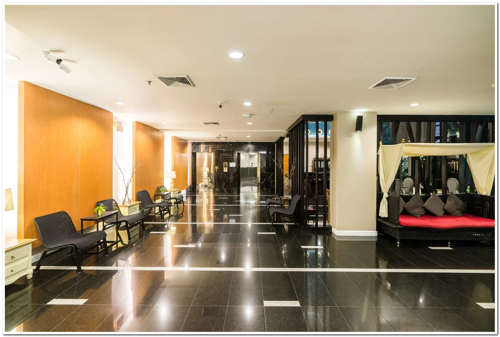 Sea Me Spring Too Hotel