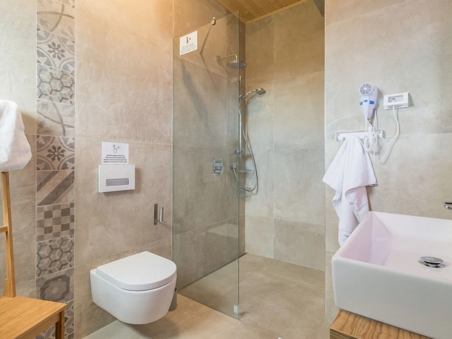 Luxurious Villa in Butkovici with Pool & Hot Tub