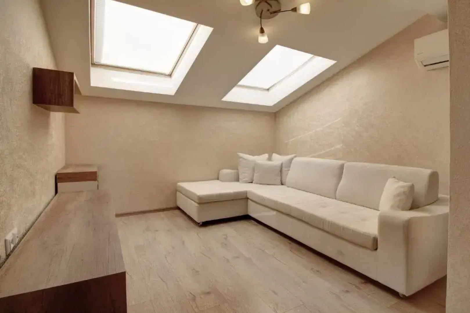 Complex Hunter's Beach