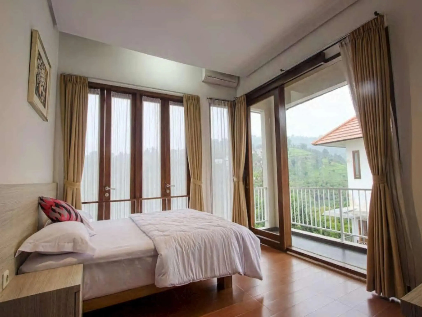 Villa Kencana Syariah, 6 Bed KingSize, View Gunung