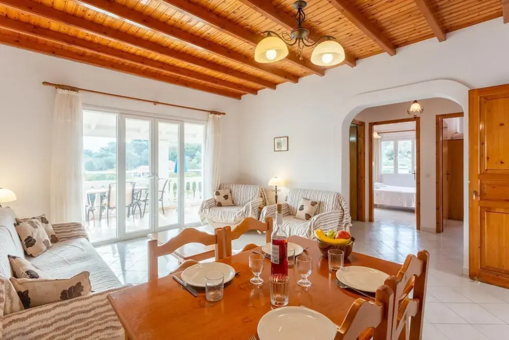 Renoula Walk to Beach Sea Views A C Wifi Car Not Required - 243