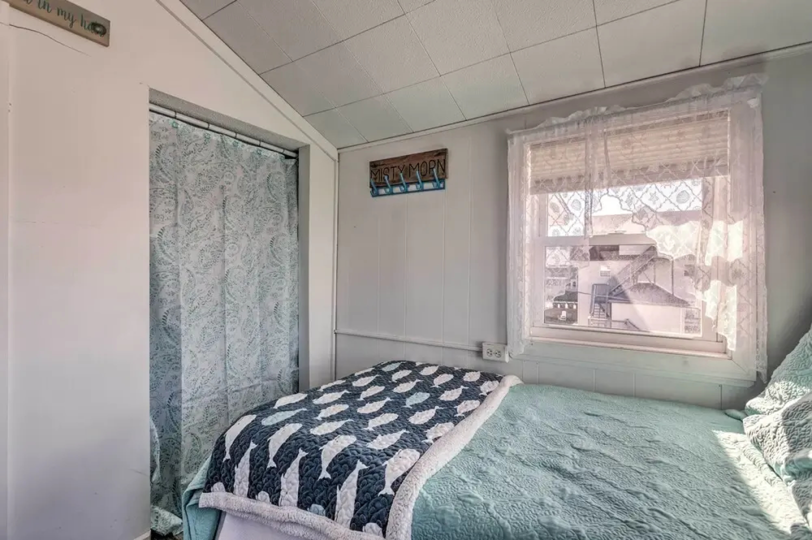 Seaside SK Getaway: Steps to Matunuck Beach!