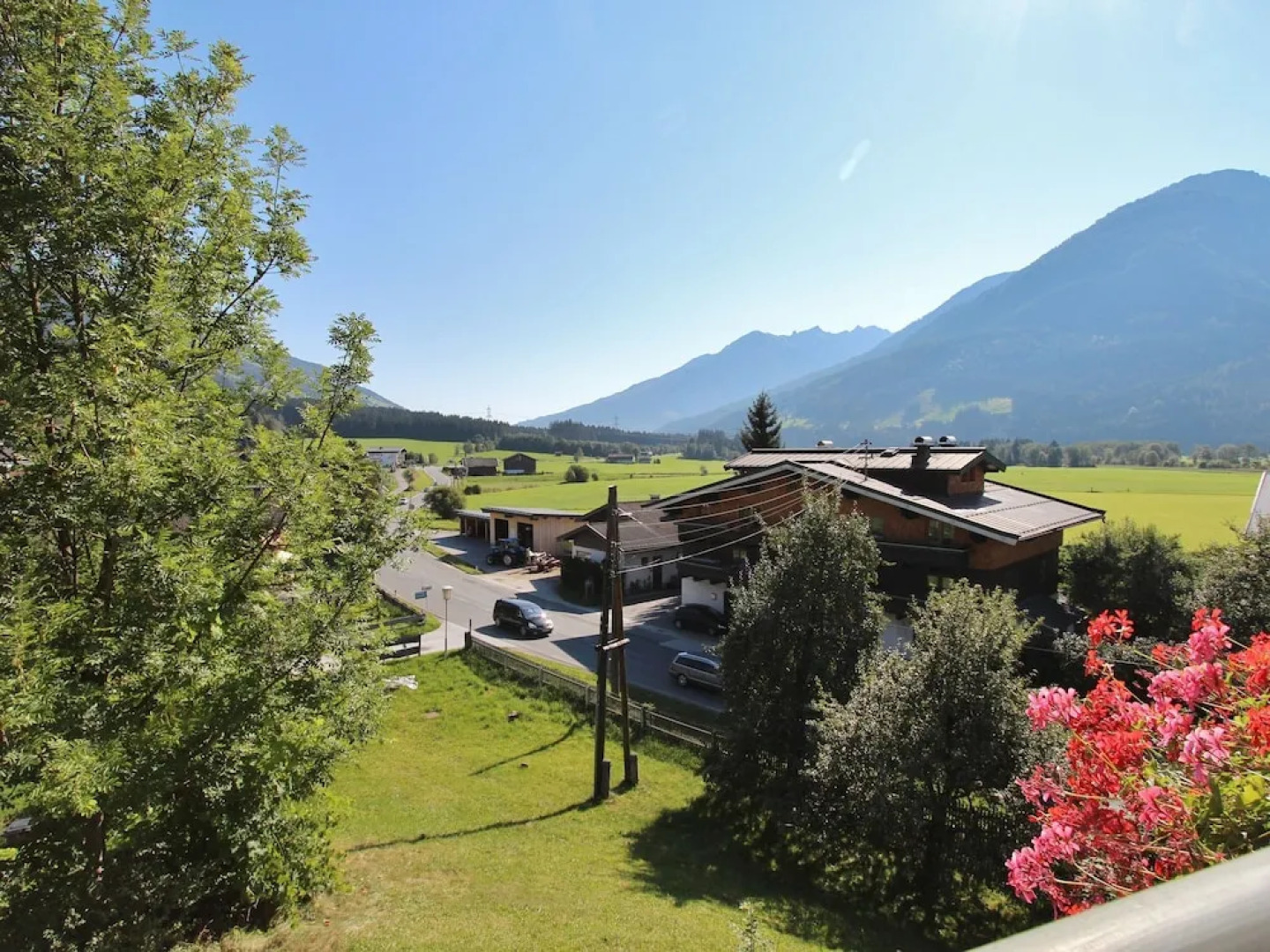 Spacious Apartment in Neukirchen am Großvenediger With Pool