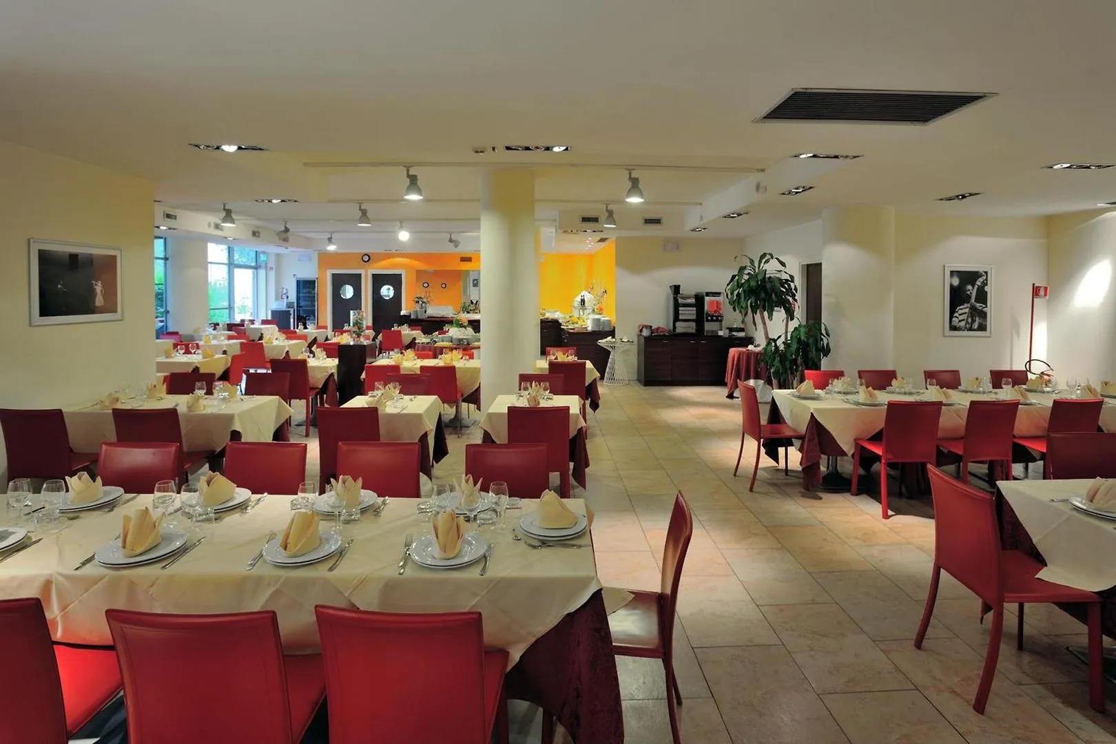 La Meridiana Bleisure Hotel