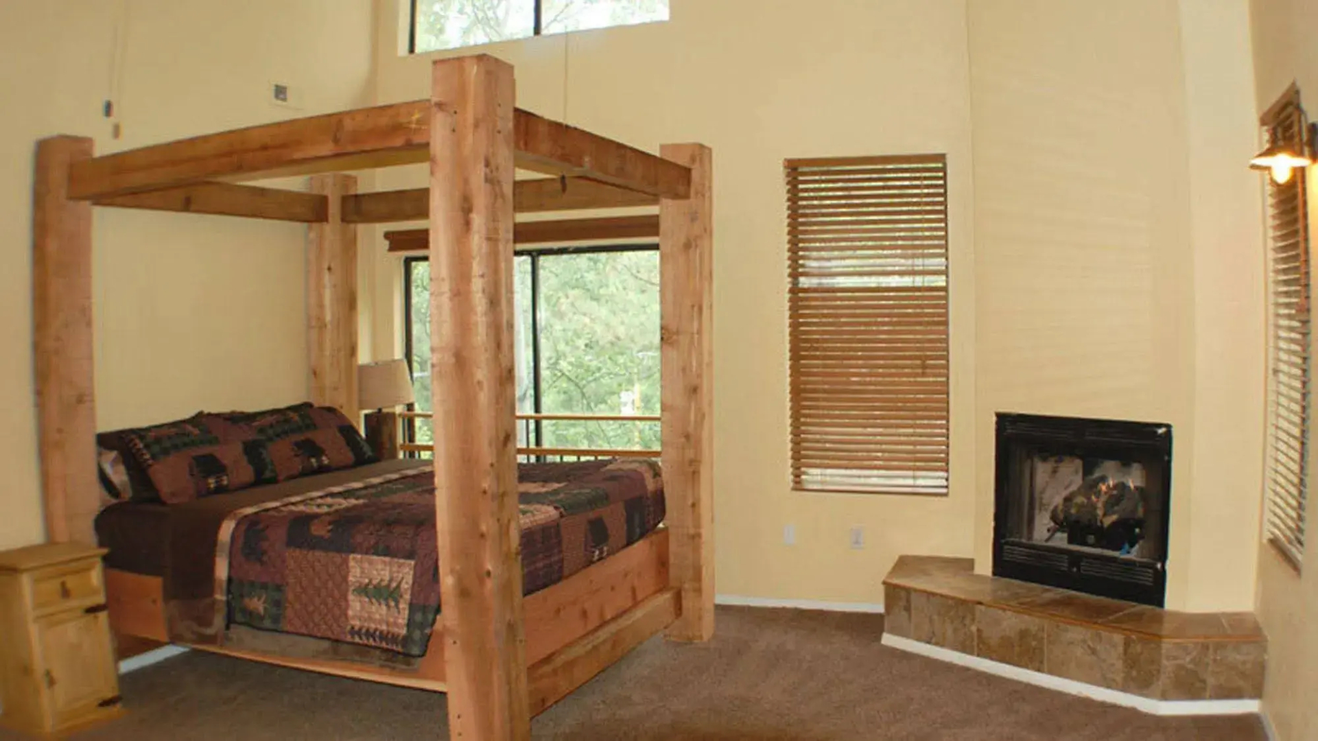 Upper Canyon Inn & Cabins