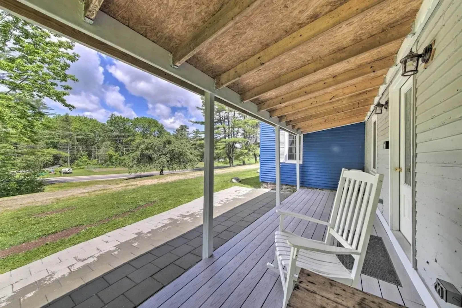 Riverfront Coastal Escape With Deep Water Dock!