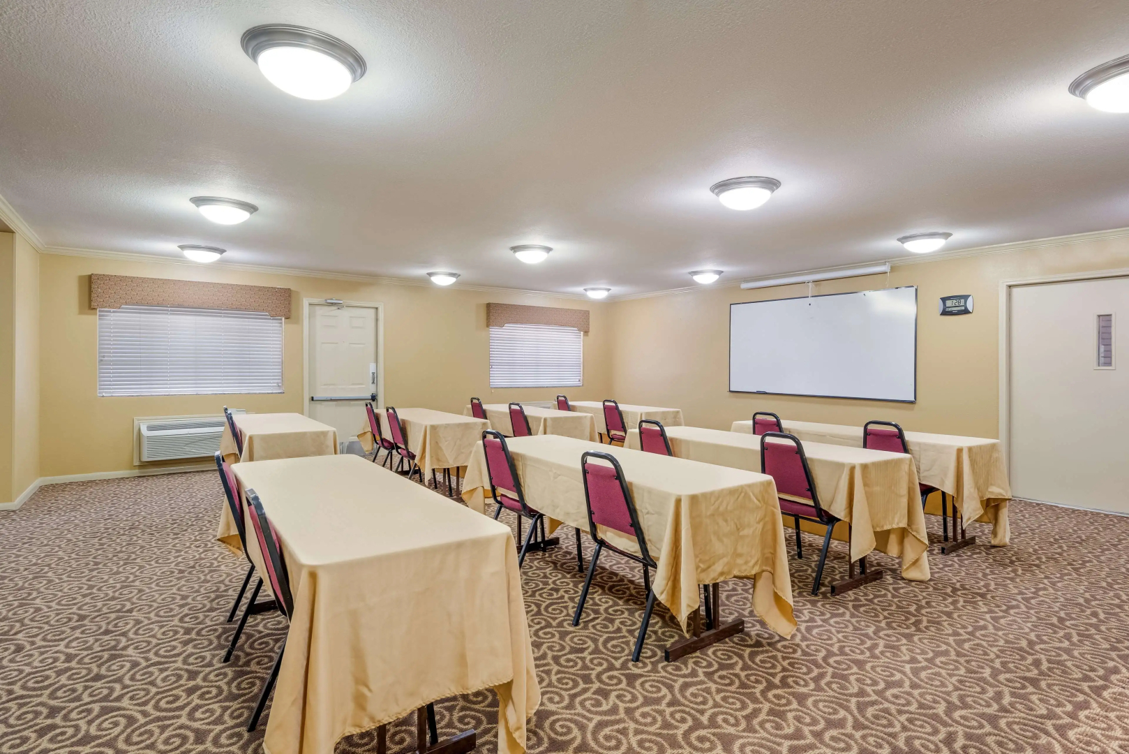 SureStay Hotel by Best Western Deer Park