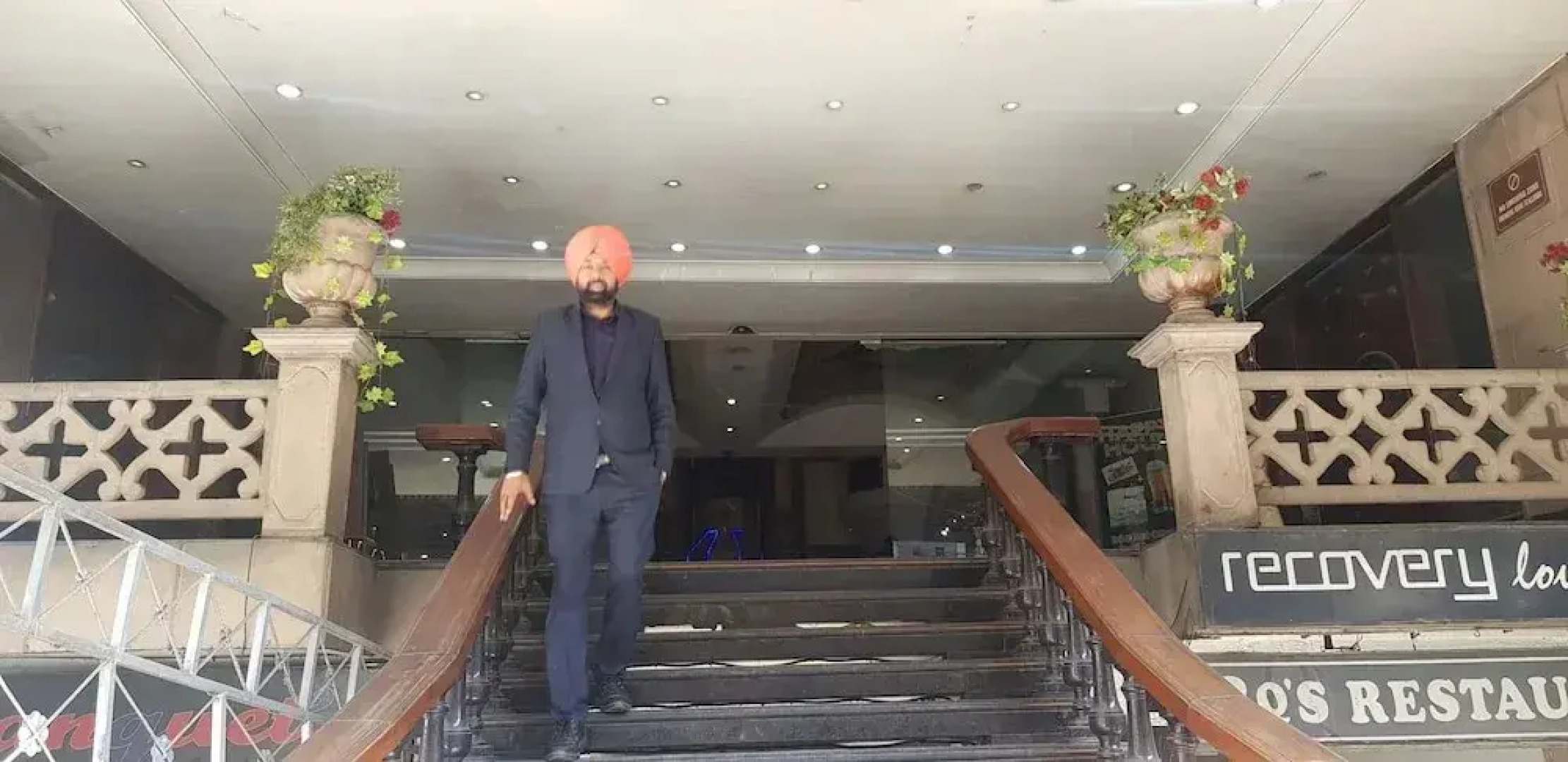 OYO Townhouse 651 Hotel Taksonz