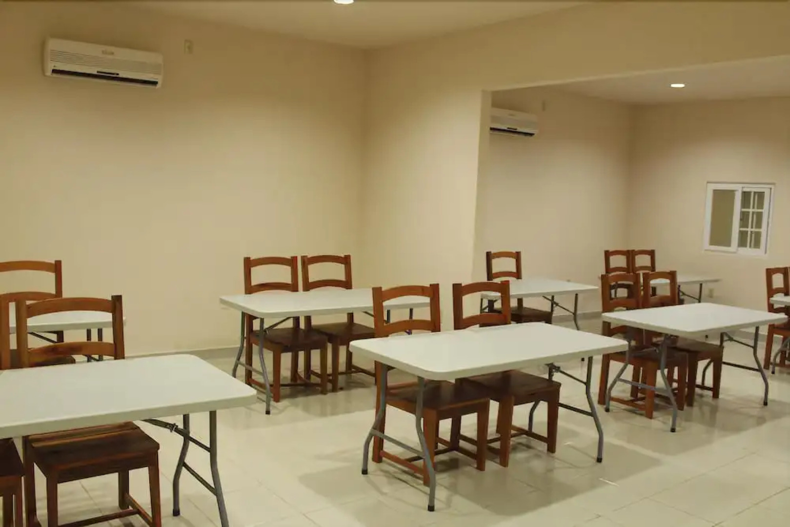 The Island Hub at Red Frog Beach Resort