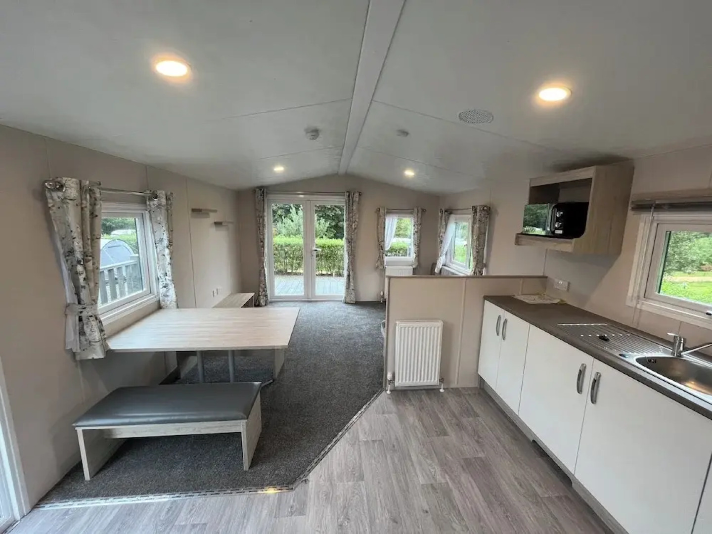 Charming 2-bed Lodge in Newton Stewart