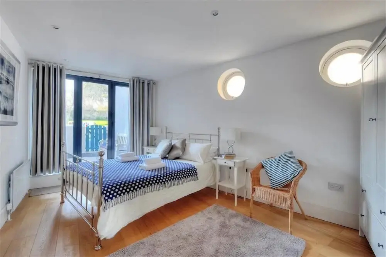 No. 2, 26 Broad Street