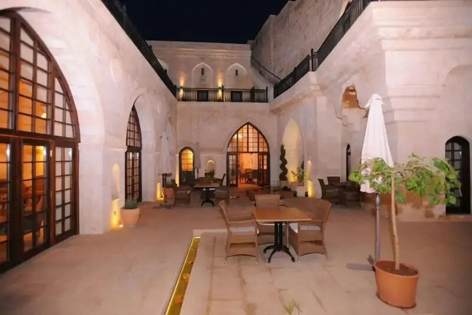 Shmayaa Hotel - Special Class