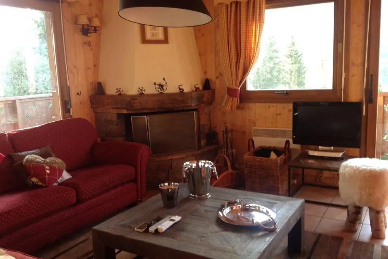 Chalet Amitie near supervised lake, 100 m slopes, multi-activity pass FREE