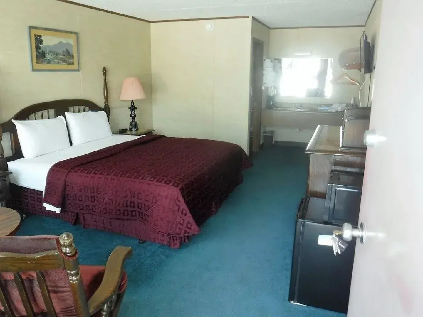 Colonial Mountain Inn