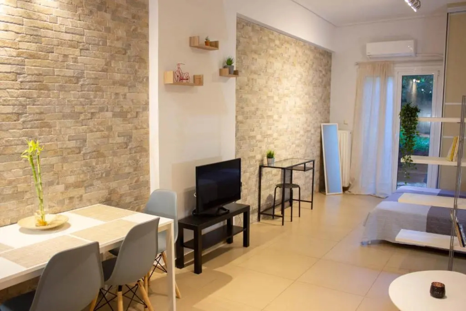 Cozy Studio in Central Glyfada - Sleeps 3