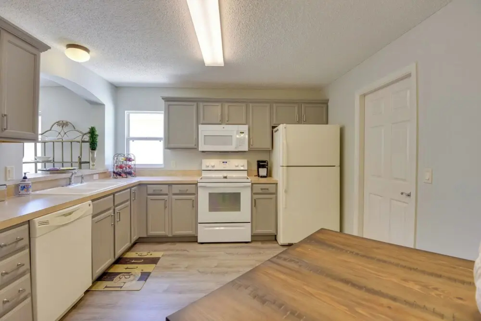 Courtyard Villa w/ Lanai & Community Amenities!
