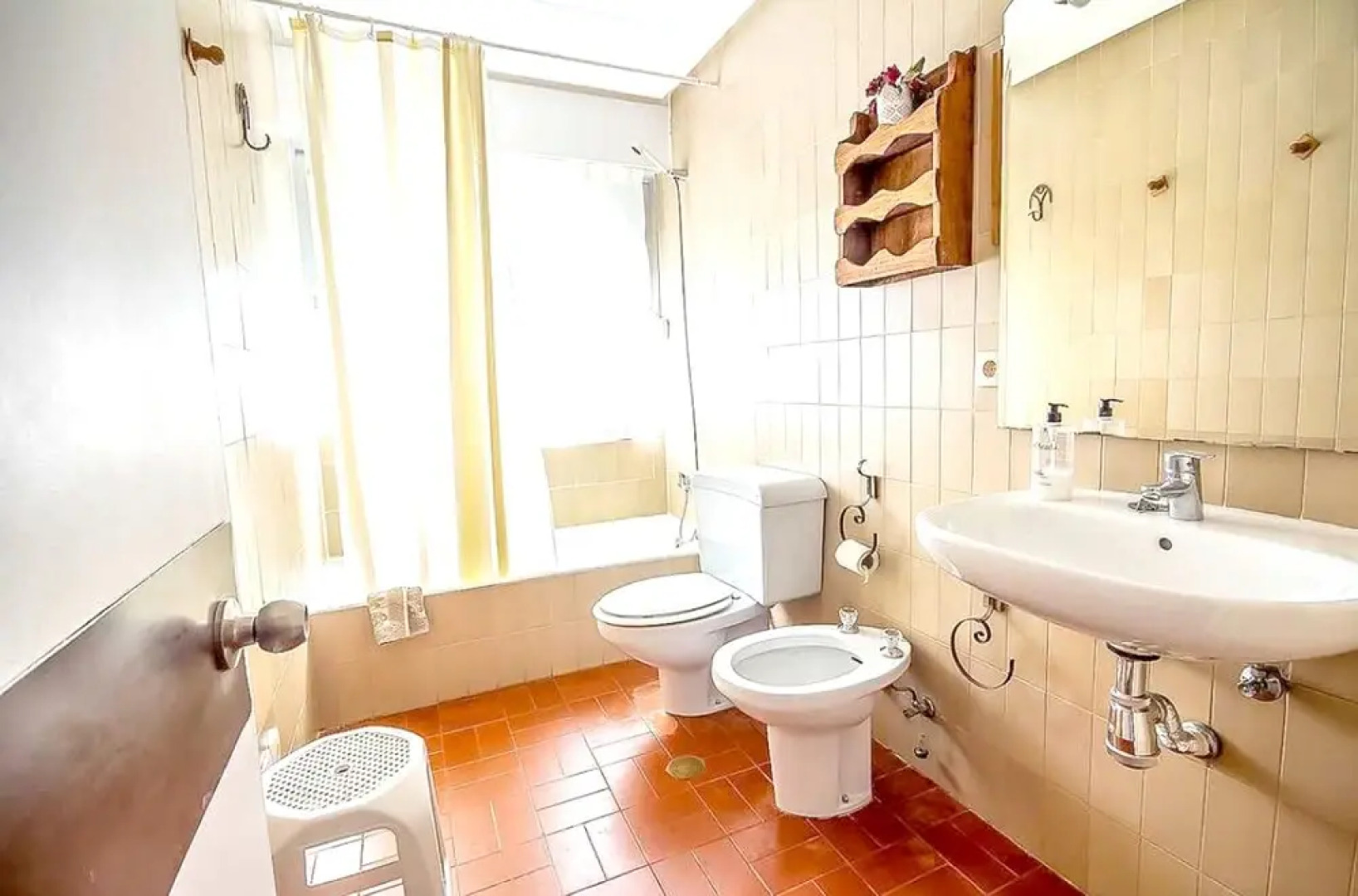 Villa With 5 Bedrooms in Valdecaballeros, With Wonderful Mountain View, Private Pool, Enclosed Garden