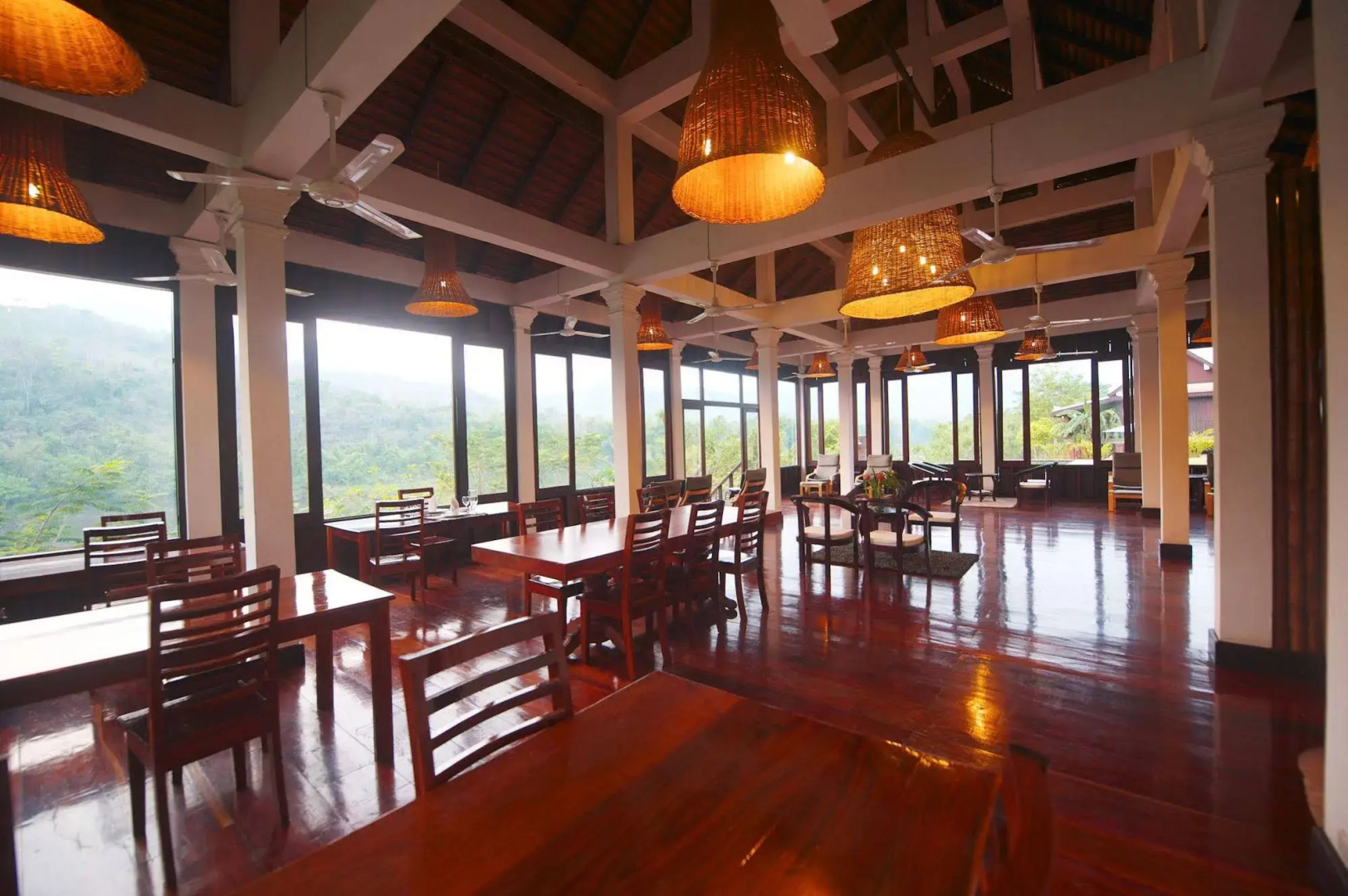 Nam Ou Riverside Hotel & Resort