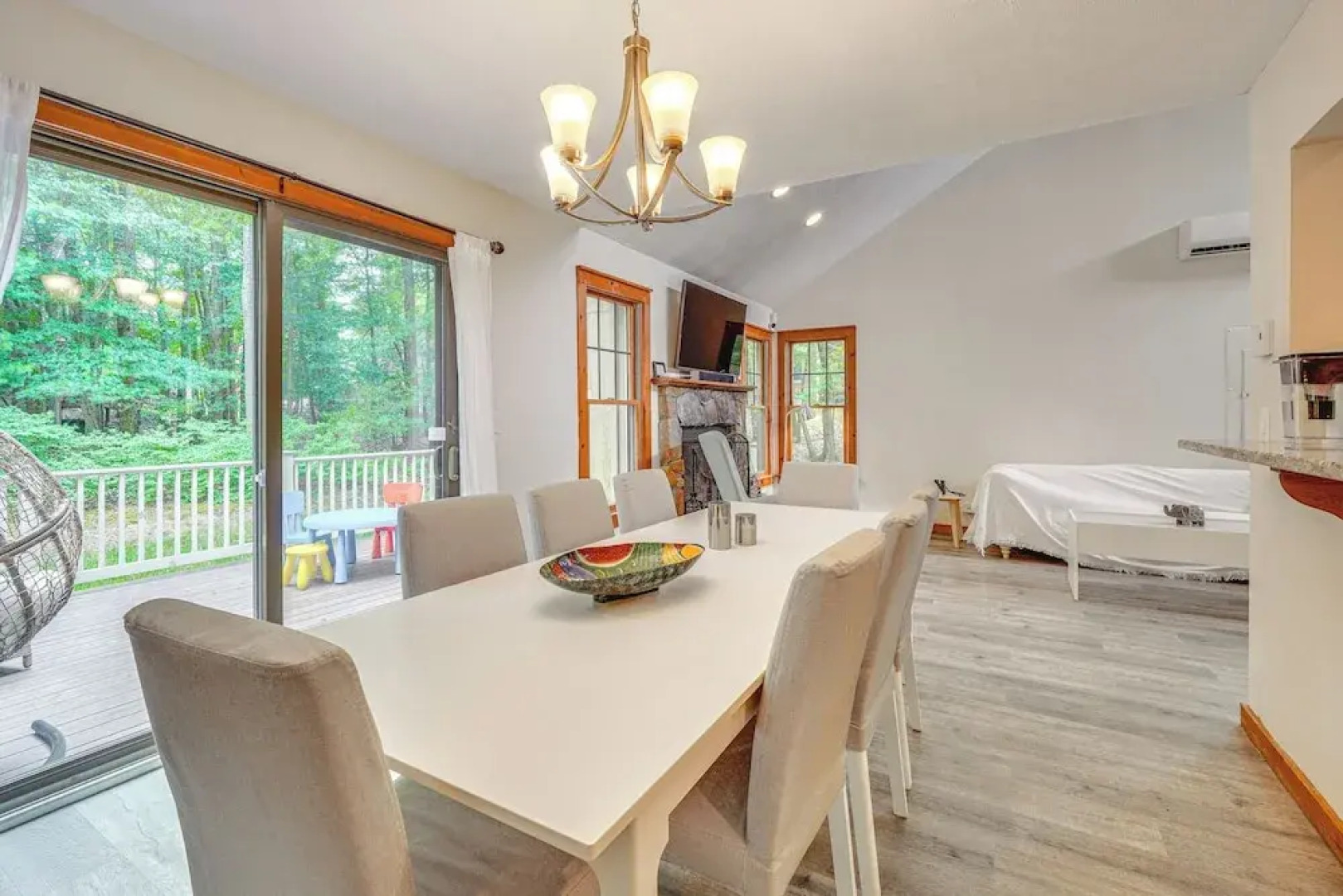 Tannersville Resort Home w/ Deck & Gas Grill!