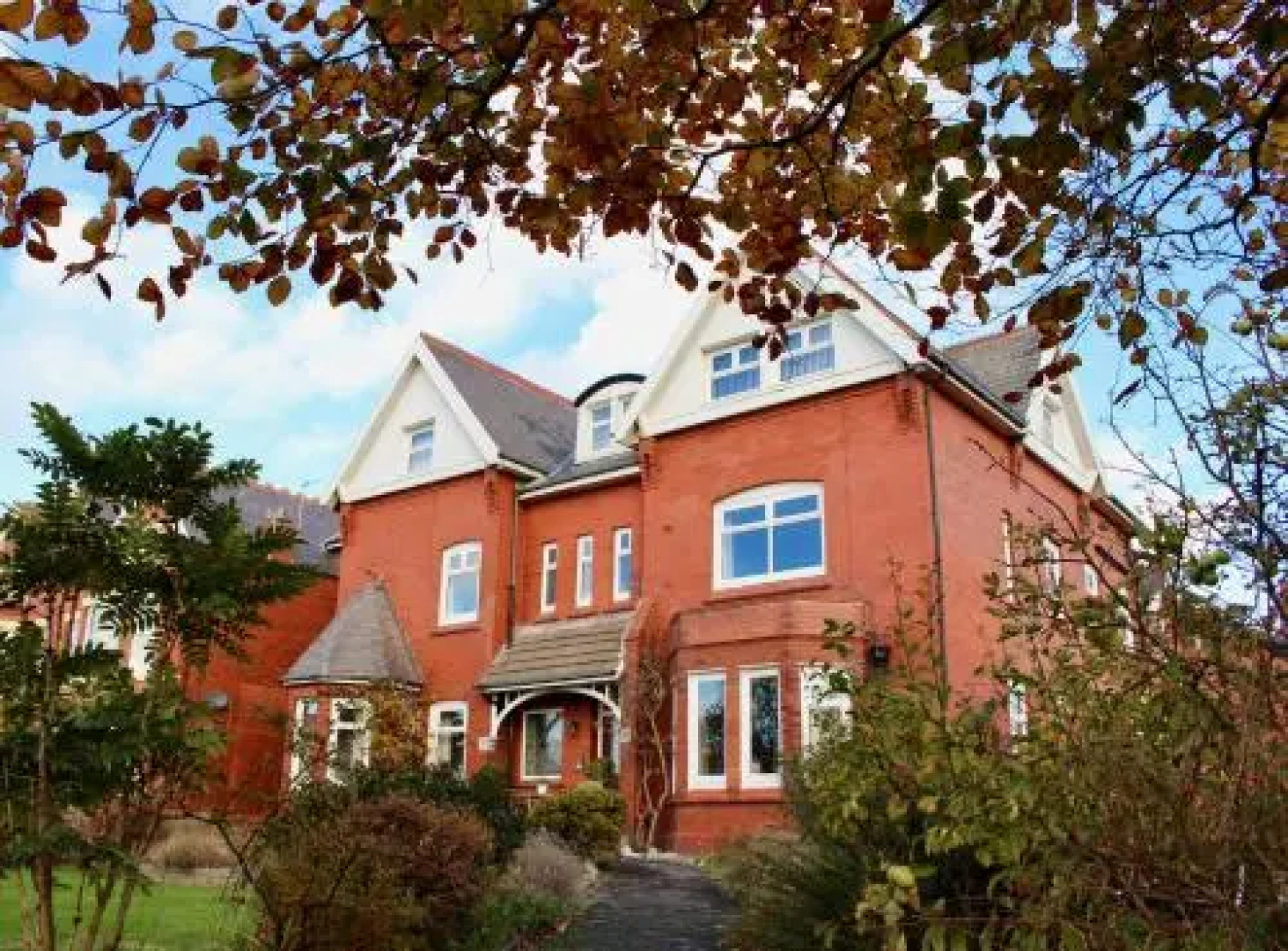 York House Apartments