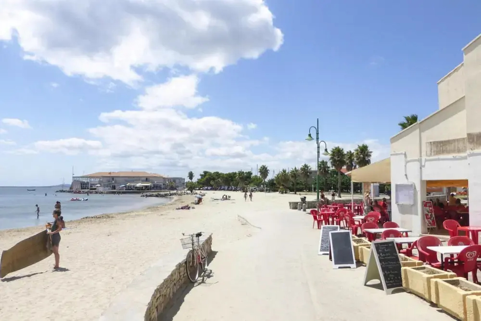 Chalet in Pomerols Near Mediterranean Beaches
