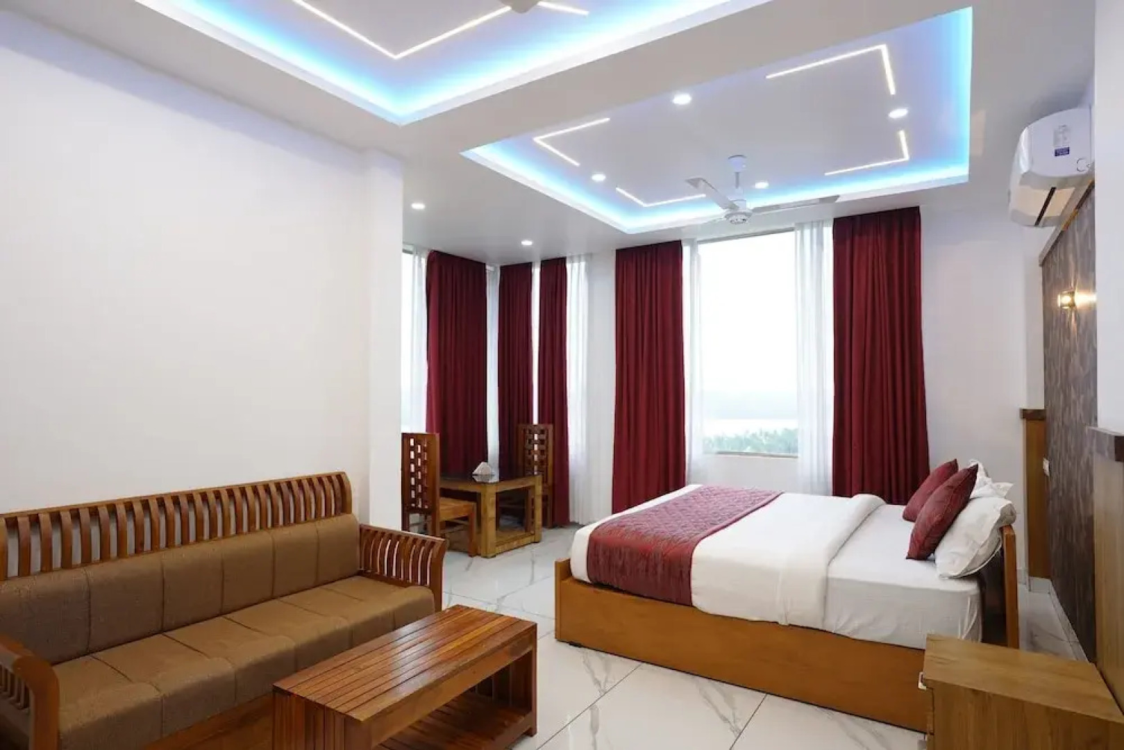 Parassini Tourist Home