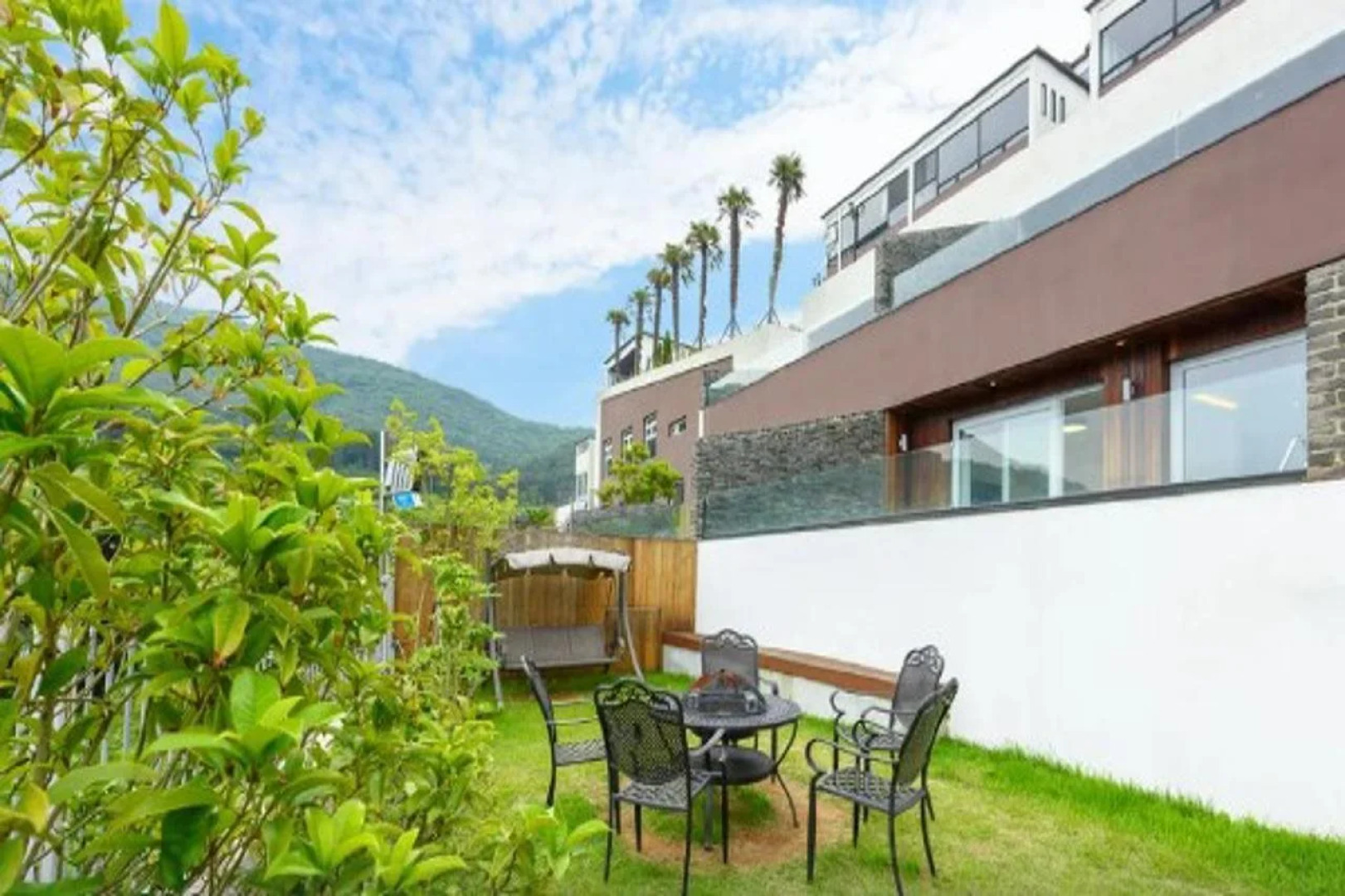 Friemily Pool Villa & Hotel