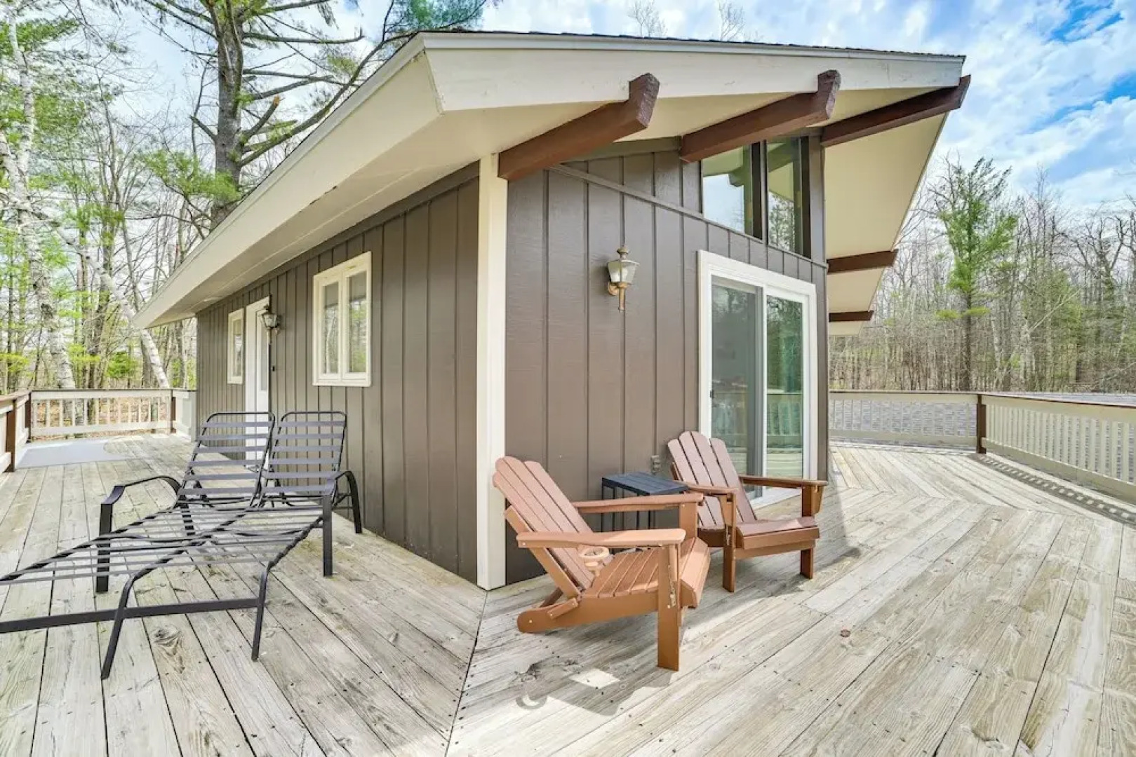 Private Hot Tub & Deck: Gaylord Family Home!