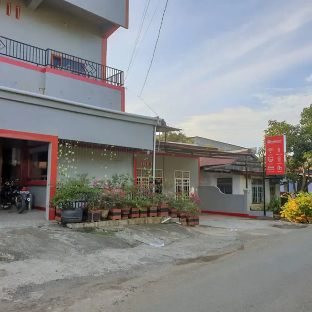 RedDoorz @ Hotel Yaki Mamuju