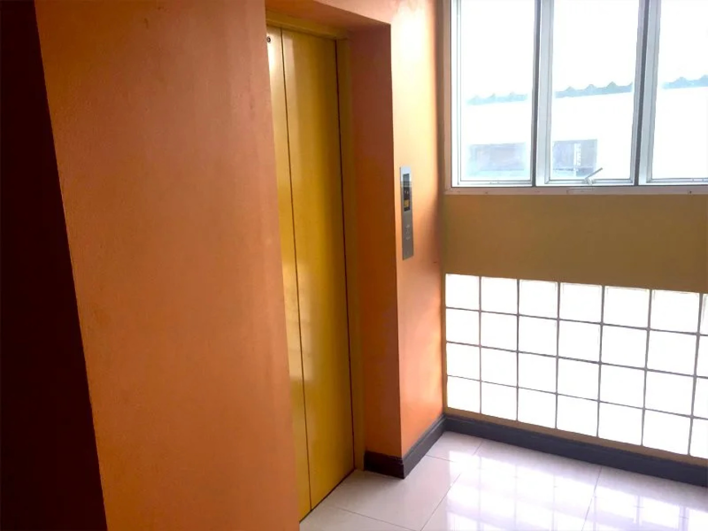 Silpsuvarnabhumi Apartment